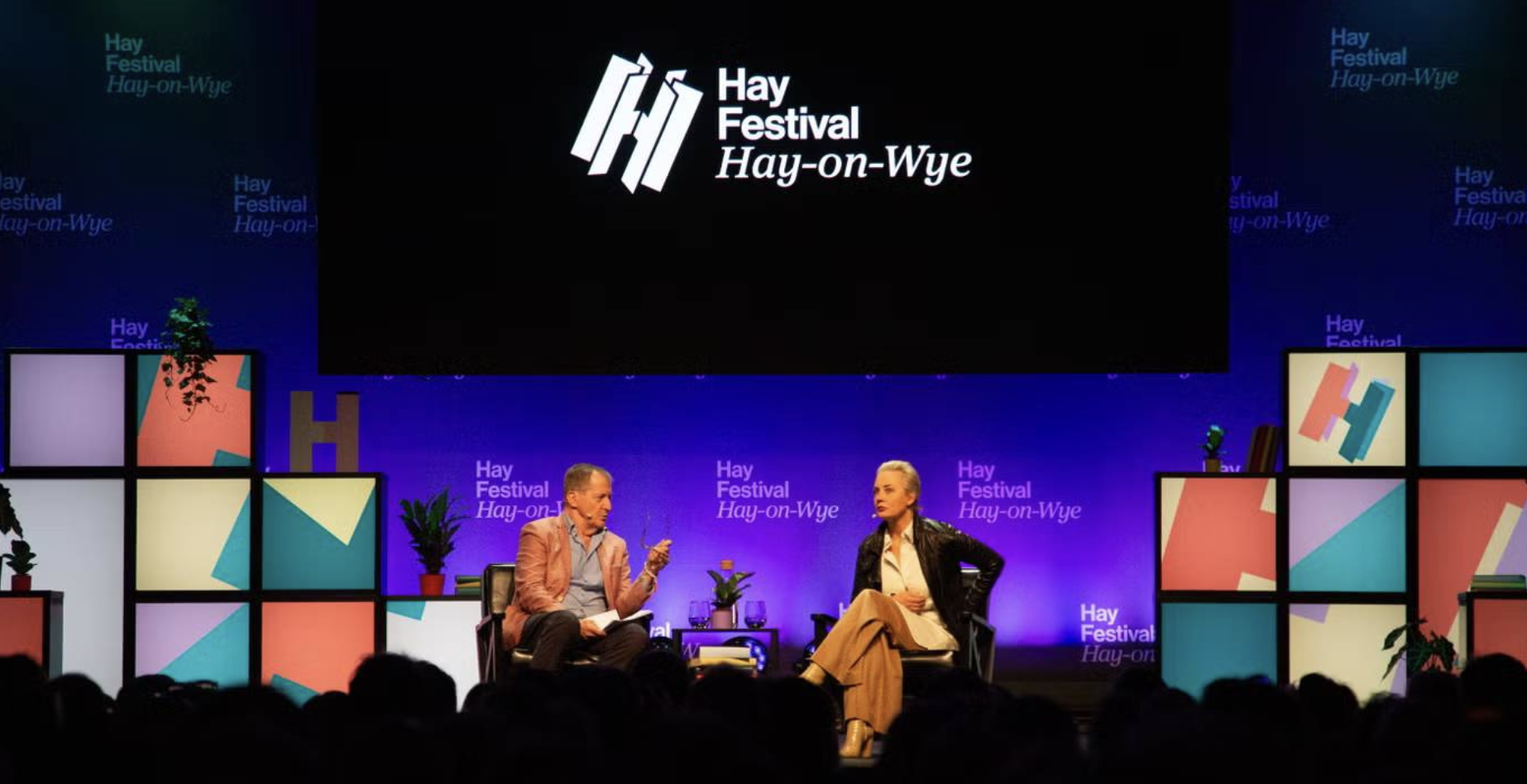 Юлия Навальная представила книгу Алексея Навального на двух крупнейших книжных фестивалях Великобритании